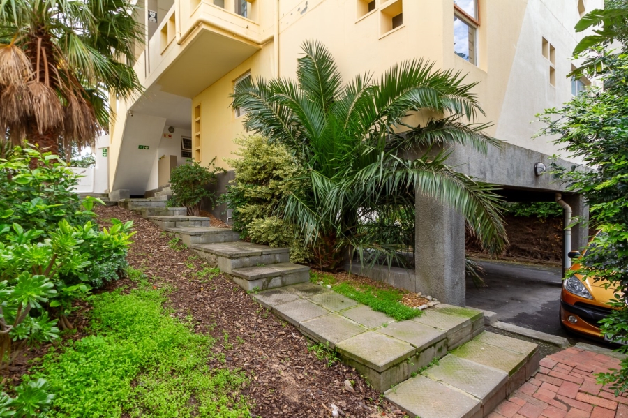 2 Bedroom Property for Sale in Green Point Western Cape